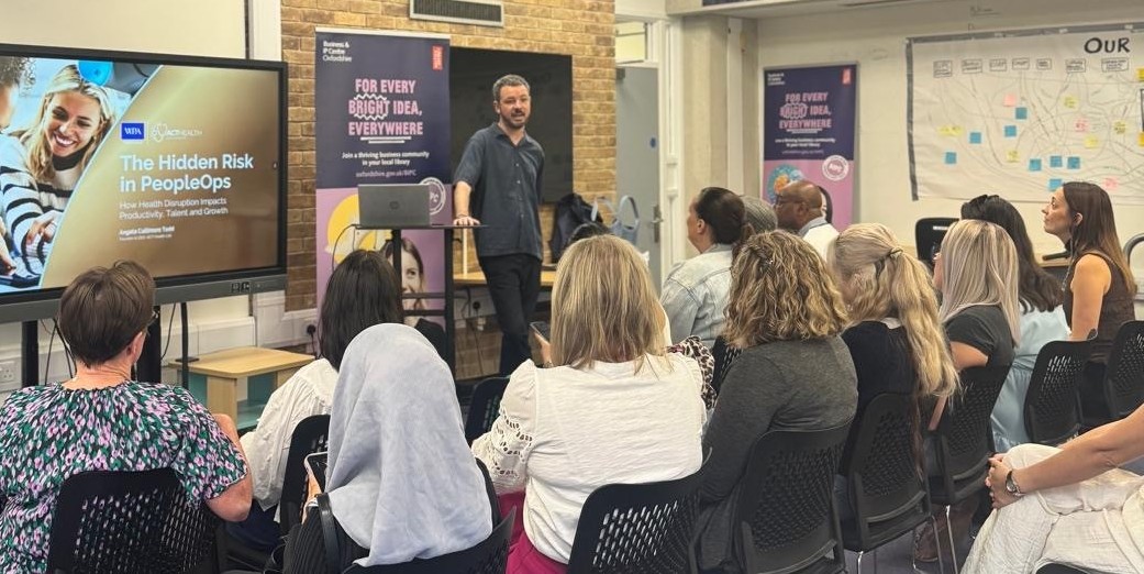 A full room of HR and People professionals watching the opening talk at BIPC Oxford
